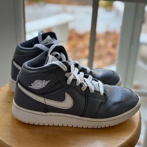 Nike Air Jordan 1 Mid 5Y